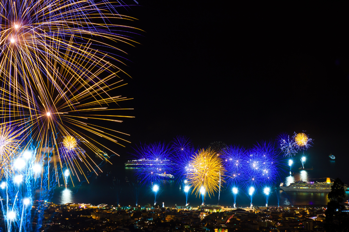 V32 - New Years Eve Madeira Fireworks and Sailing - SantaMariaManuela